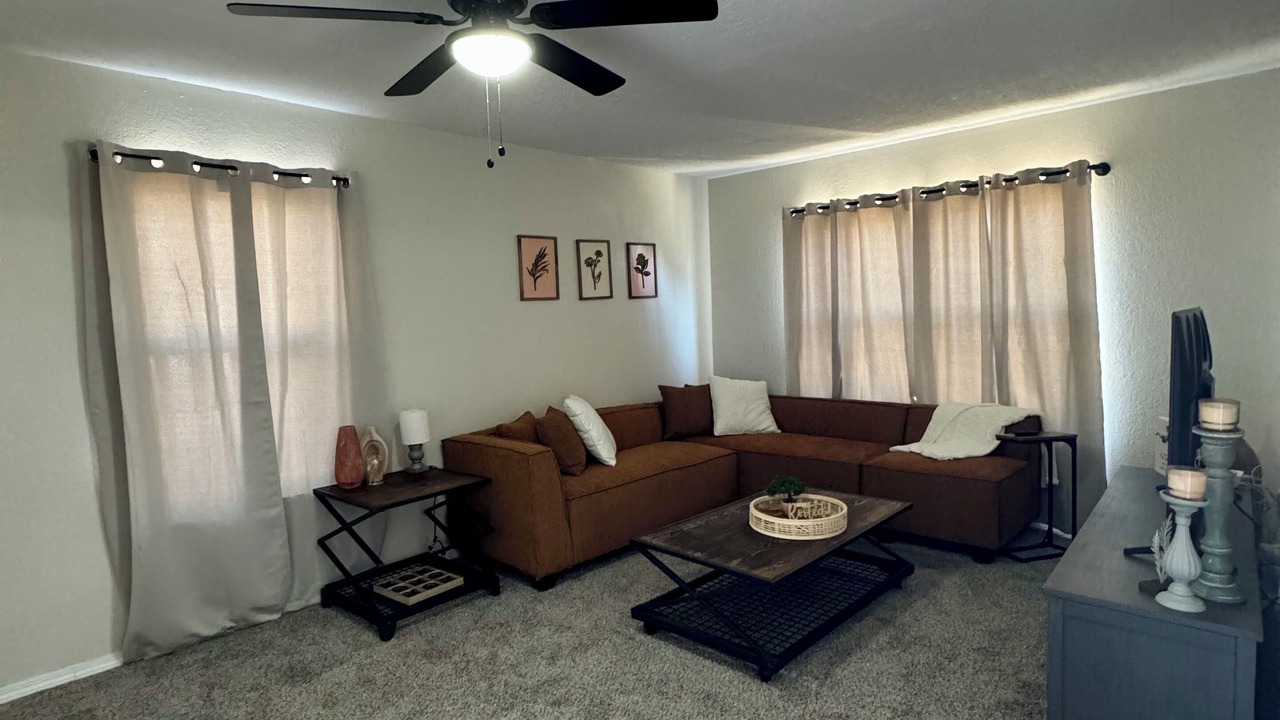 Photo of Livingroom in Lawton
