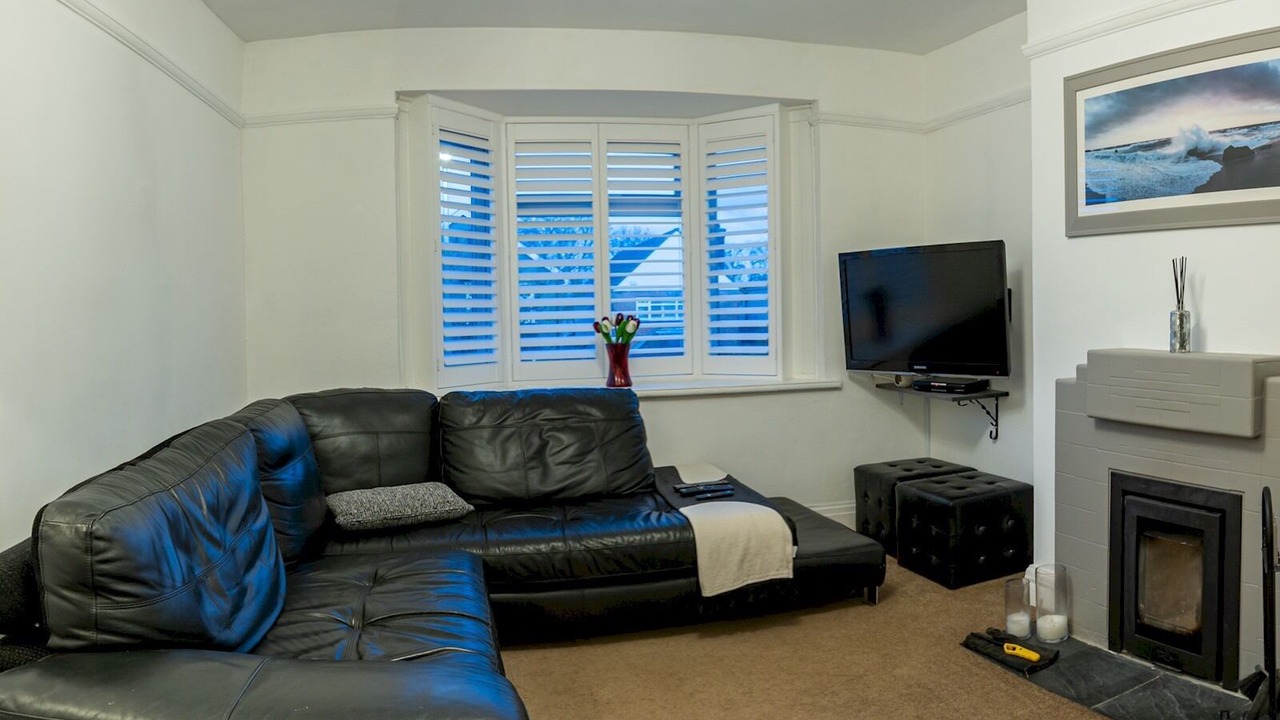 Photo of Livingroom in Leigh-on-Sea