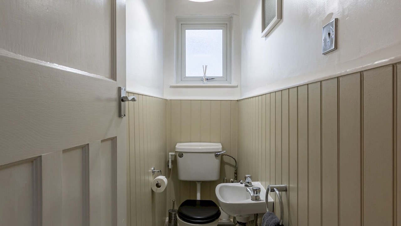 Photo of Bathroom in Leigh-on-Sea