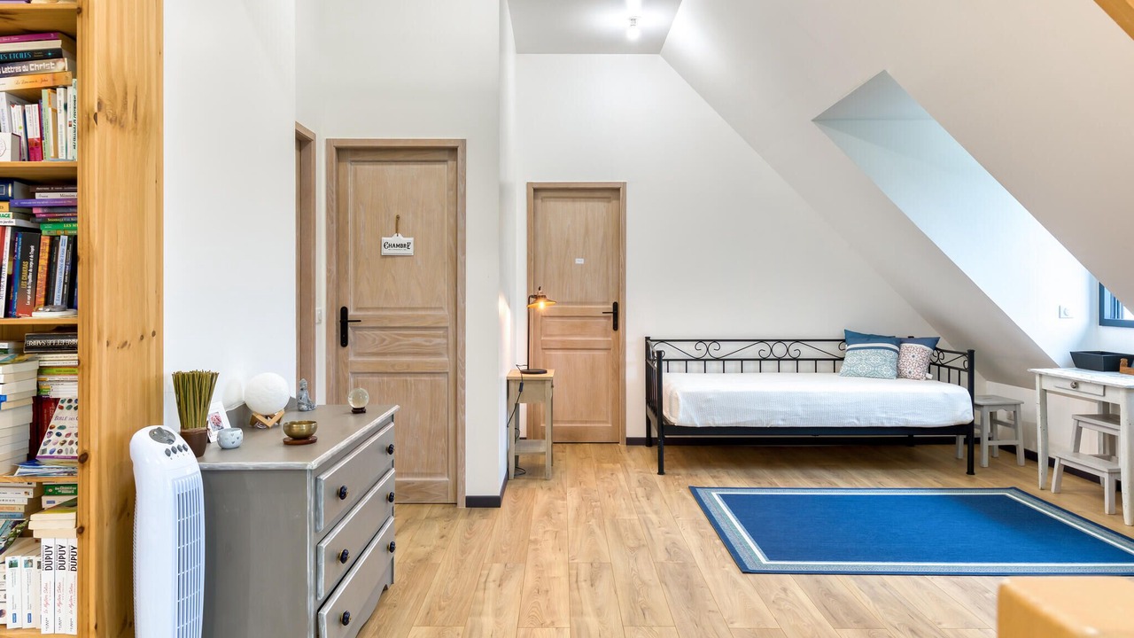 Photo of Others in Venon