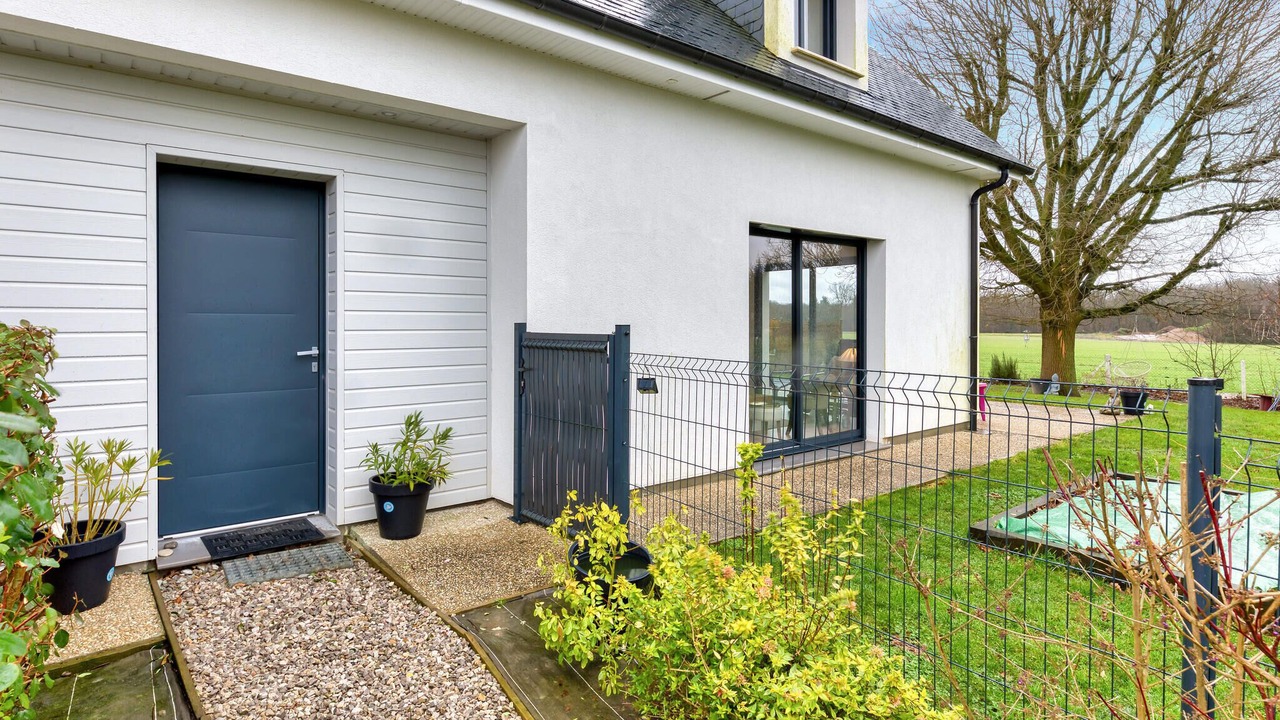 Photo of Others in Venon