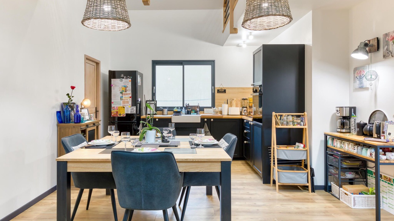 Photo of Others in Venon