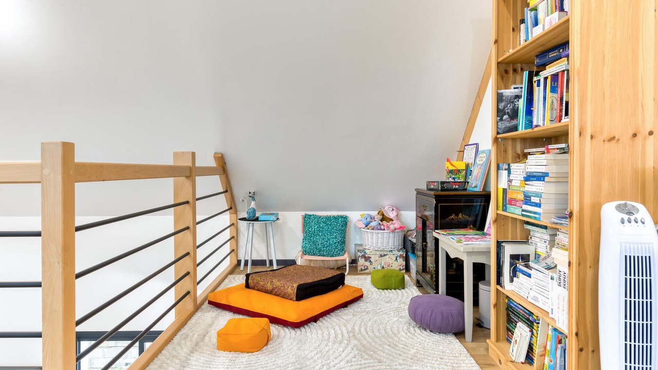 Photo of Others in Venon