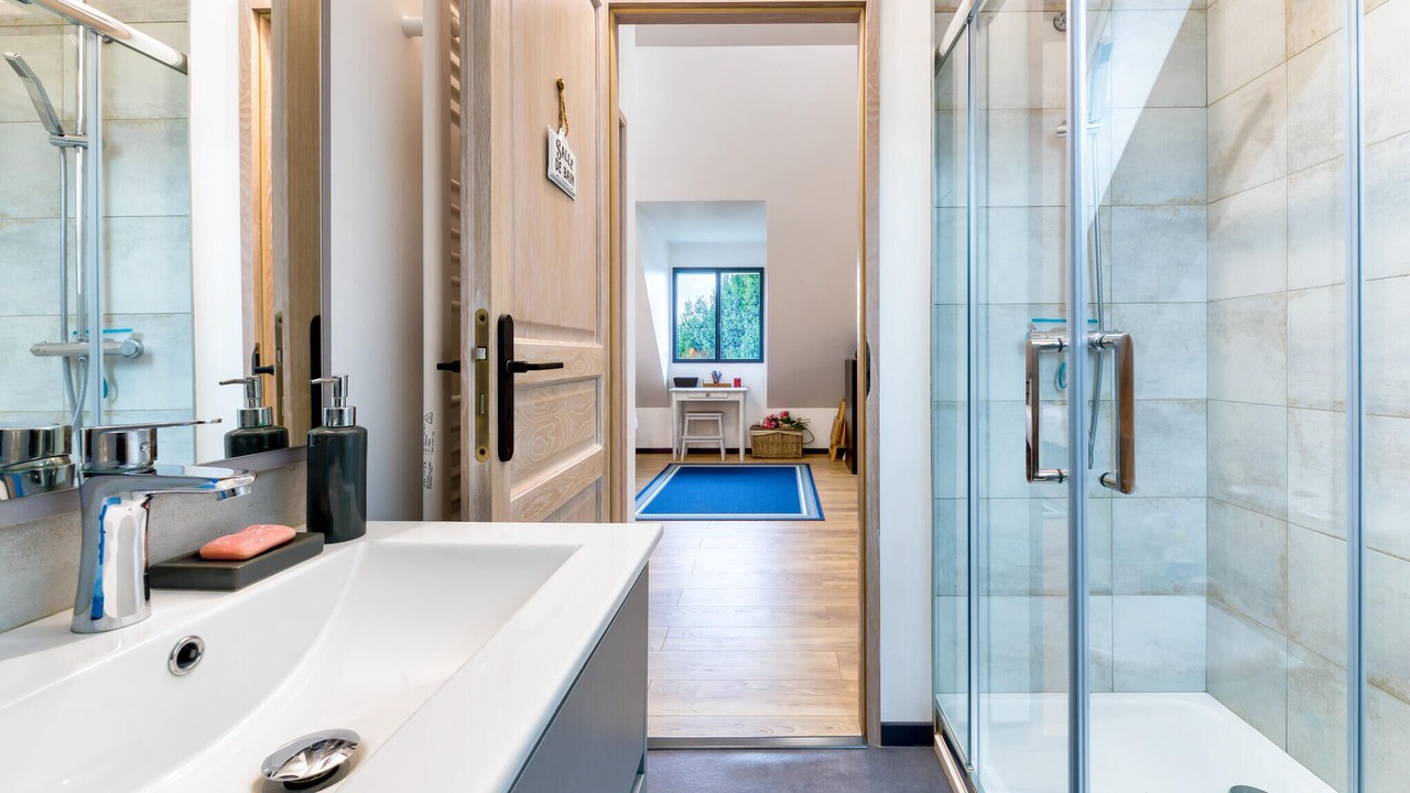 Photo of Bathroom in Venon