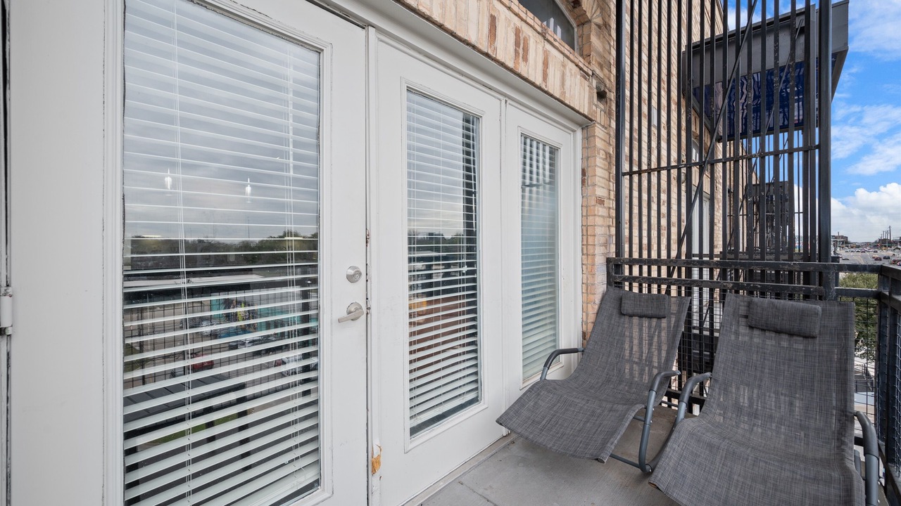 Photo of Patio Balcony in Dawson
