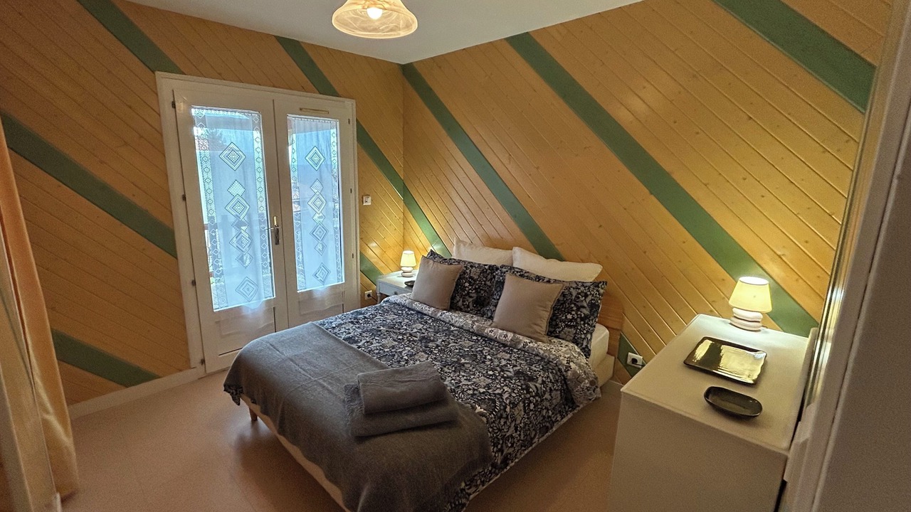 Photo of Bedroom in Domme