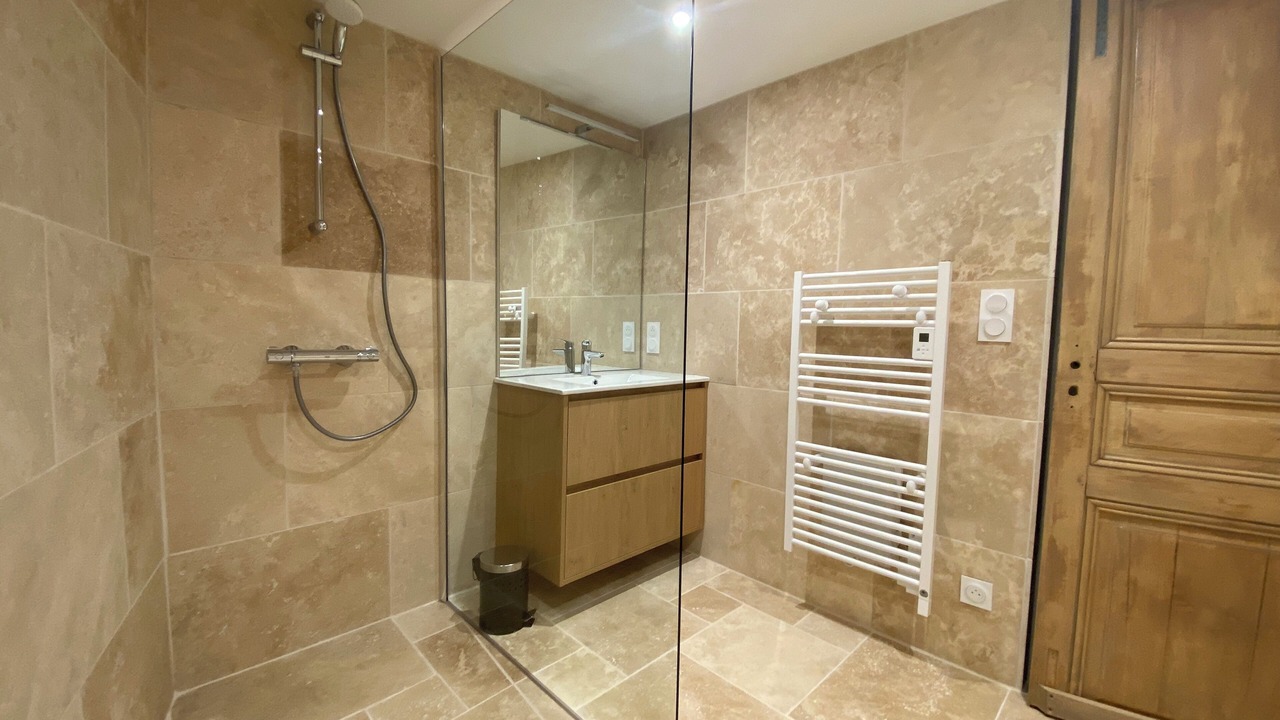 Photo of Bathroom in Loches