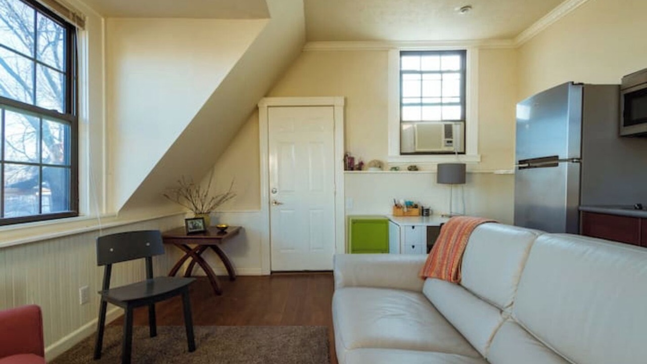 Photo of Livingroom in Greater South River City