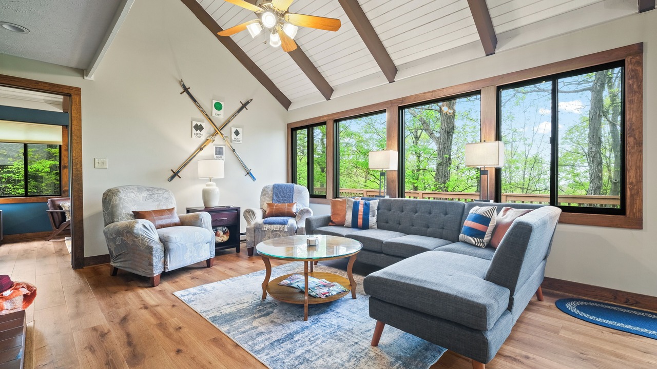 Photo of Livingroom in Treeloft