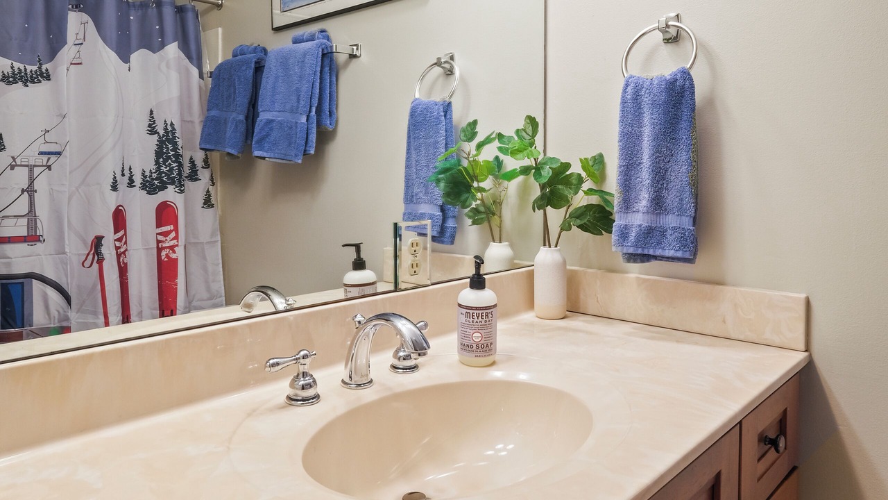 Photo of Bathroom in Treeloft