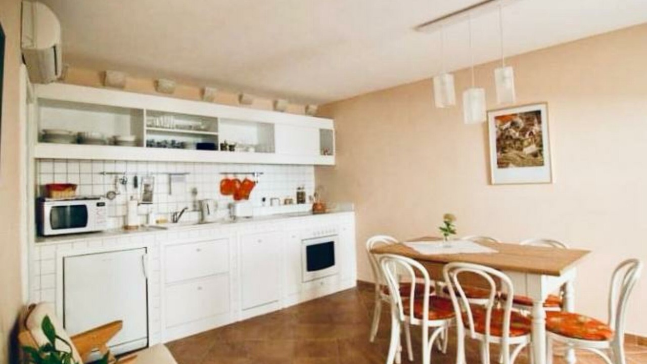 Photo of Kitchen in Pile