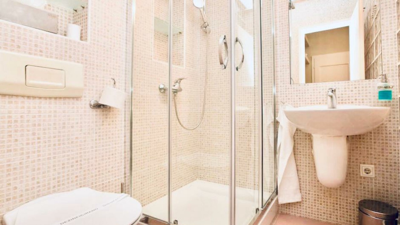 Photo of Bathroom in Pile