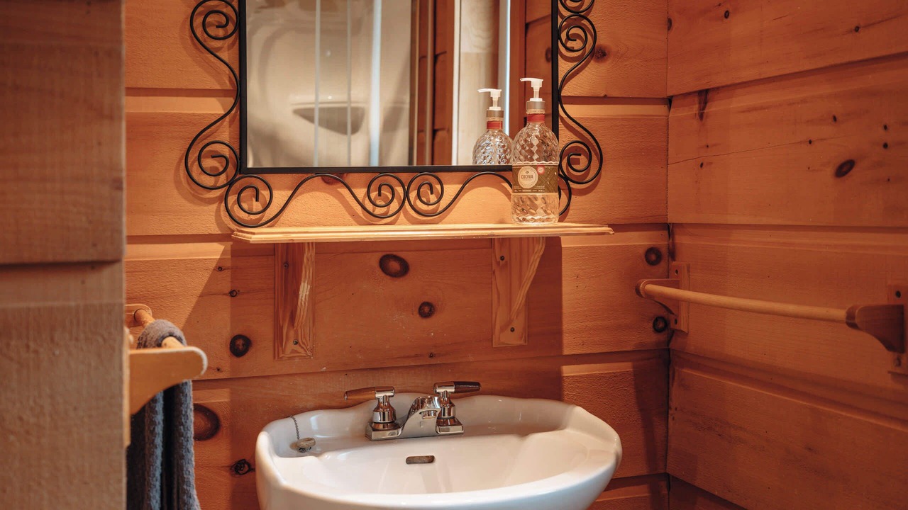Photo of Bathroom in Notre-Dame-de-la-Merci