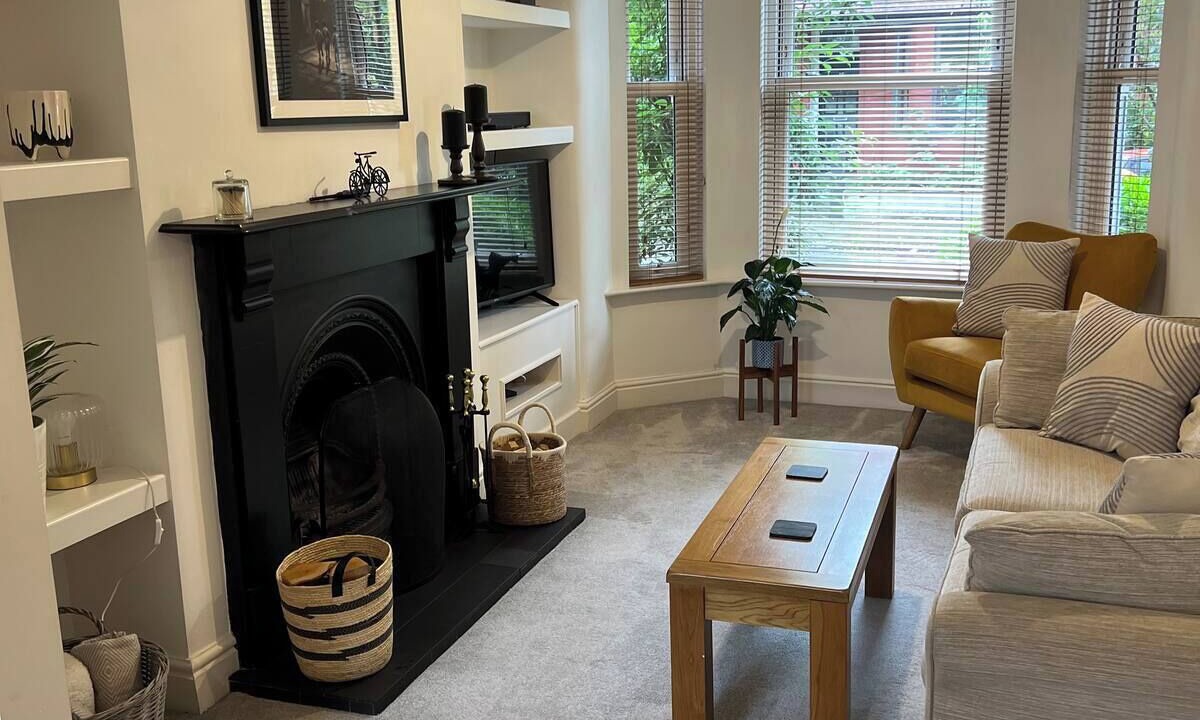 Photo of Livingroom in Chorlton-cum-Hardy