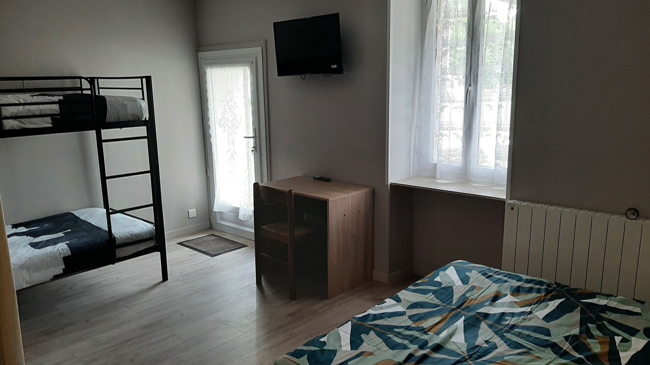 Photo of Bedroom in Le Mee