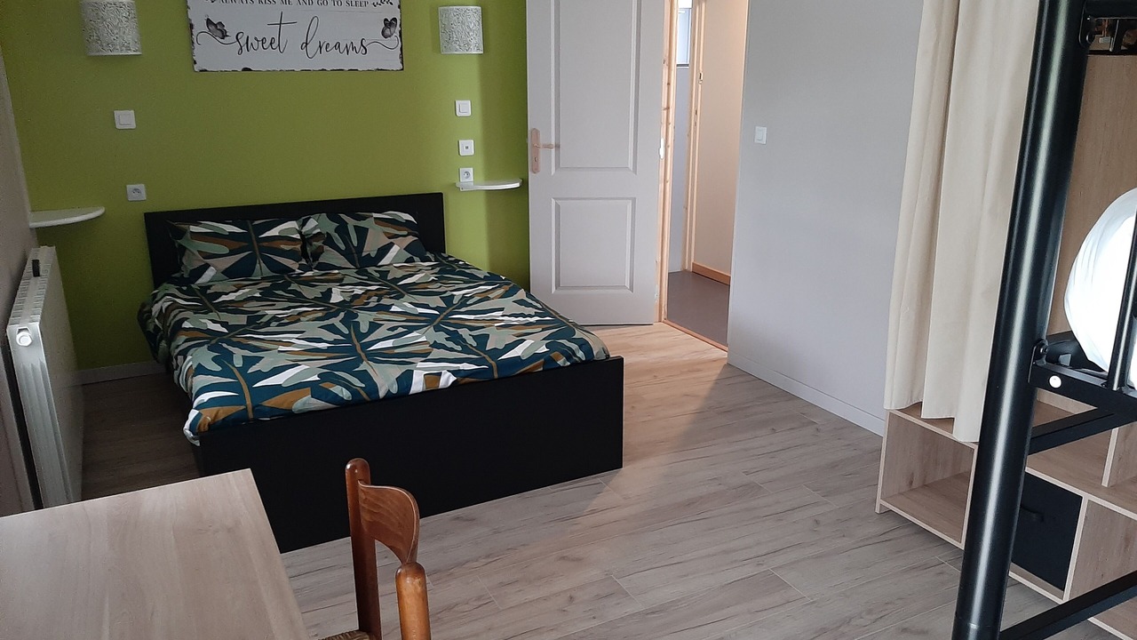 Photo of Bedroom in Le Mee