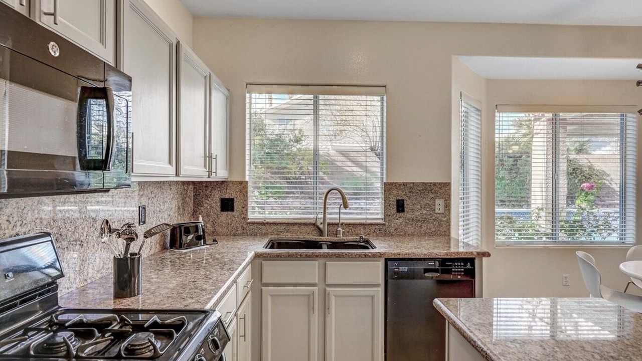 Photo of Kitchen in Desert Shores