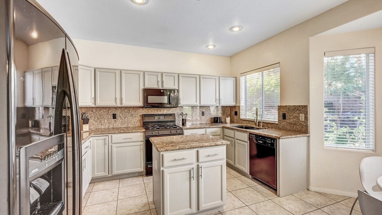 Photo of Kitchen in Desert Shores