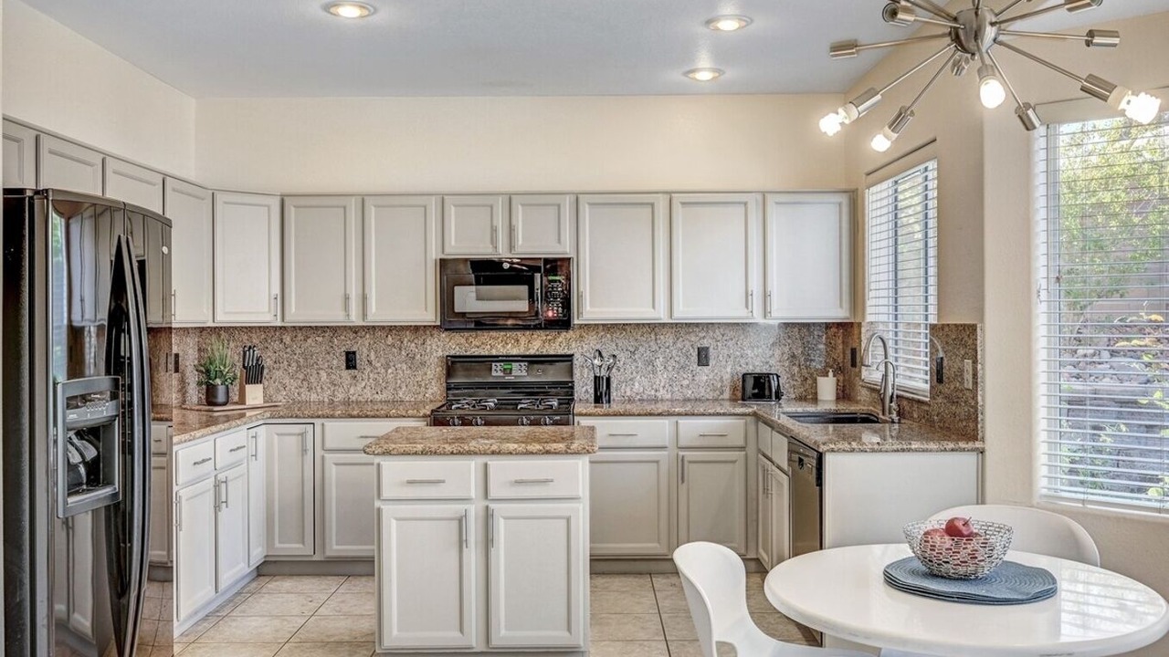 Photo of Kitchen in Desert Shores