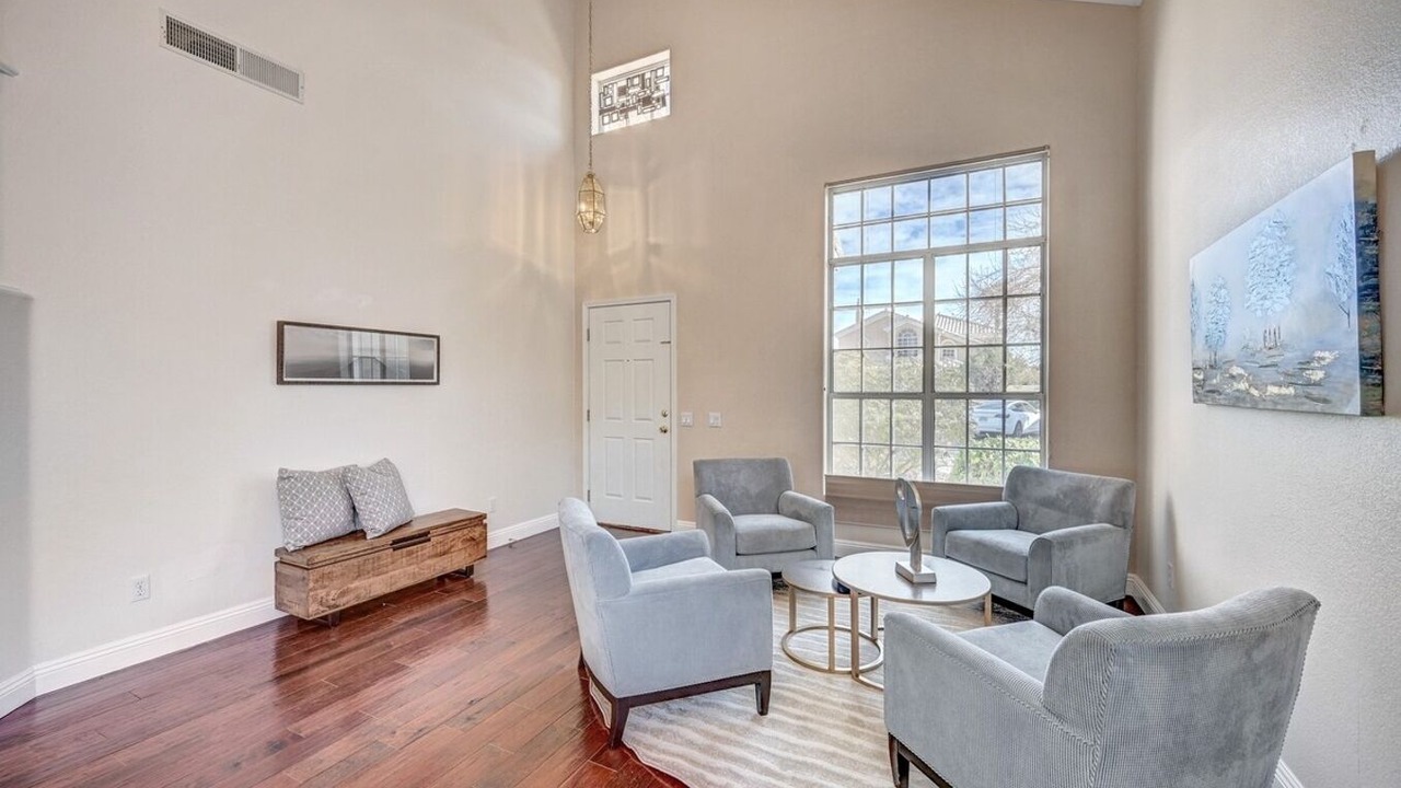 Photo of Livingroom in Desert Shores