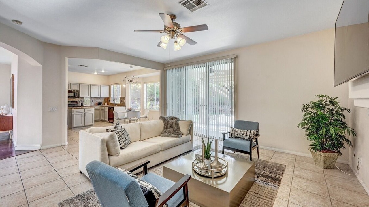 Photo of Livingroom in Desert Shores