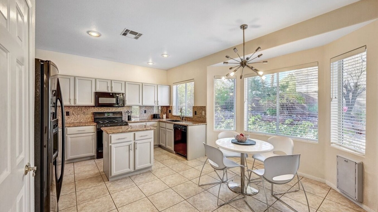 Photo of Kitchen in Desert Shores