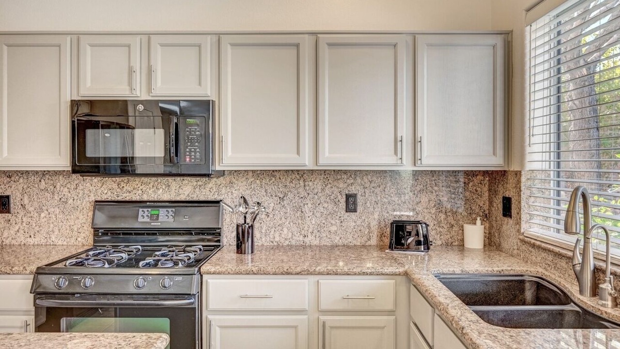 Photo of Kitchen in Desert Shores