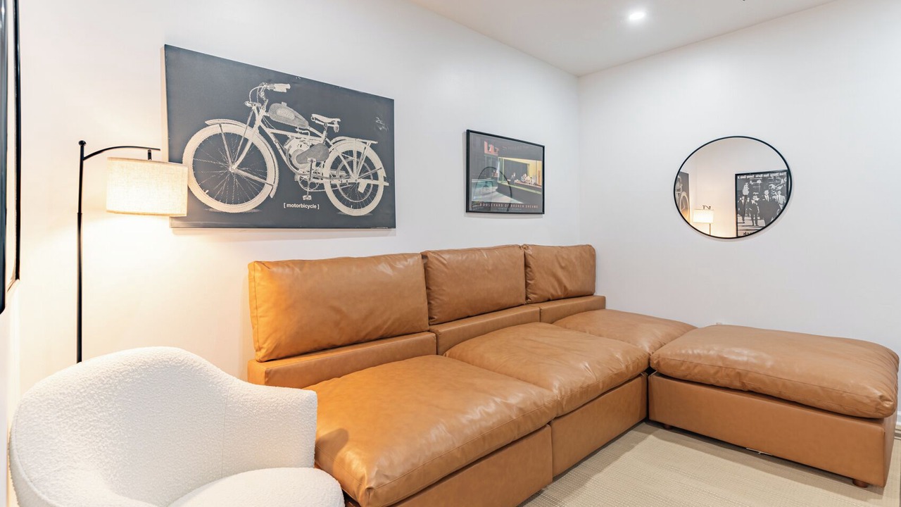 Photo of Livingroom in Ironbound District