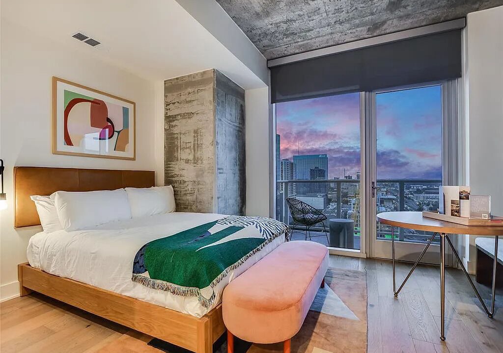 Photo of Bedroom in Rainey Street Historic District