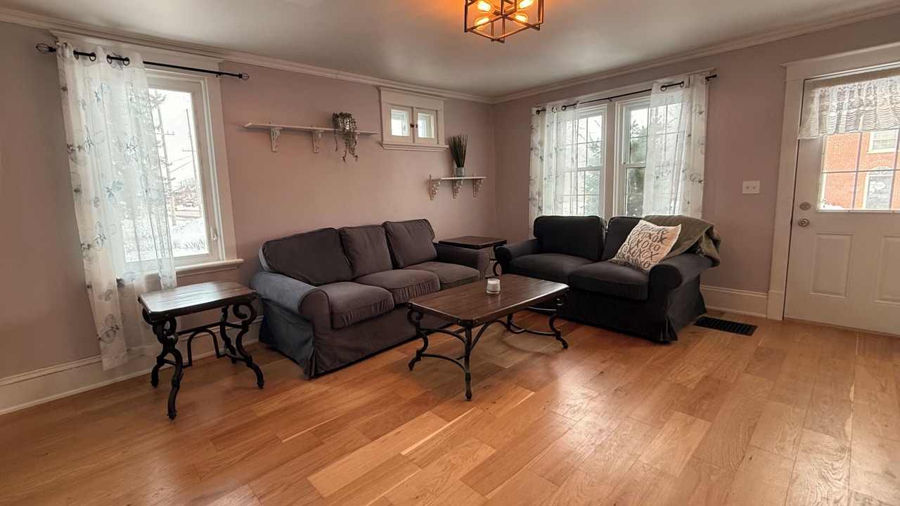 Photo of Livingroom in Pembroke