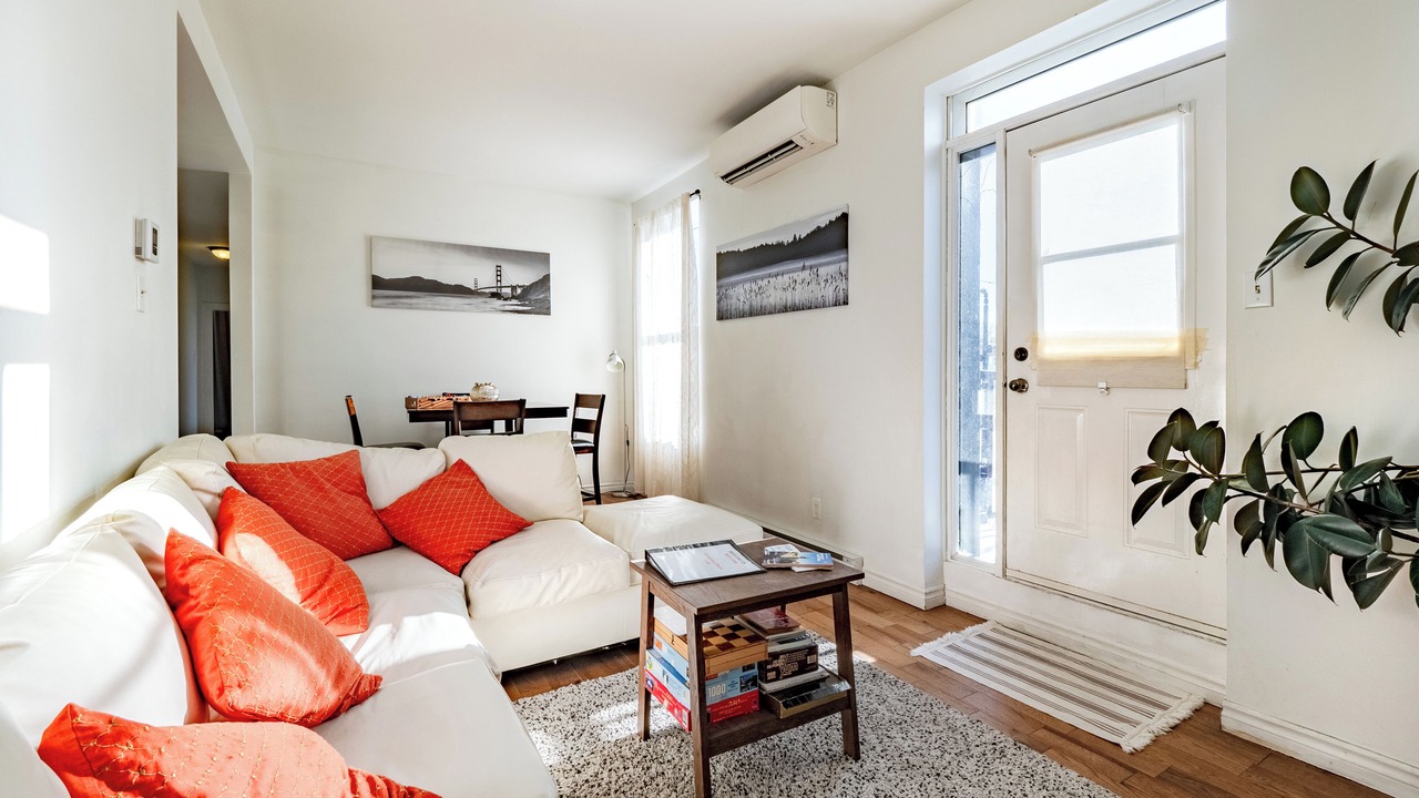 Photo of Livingroom in De Lorimier