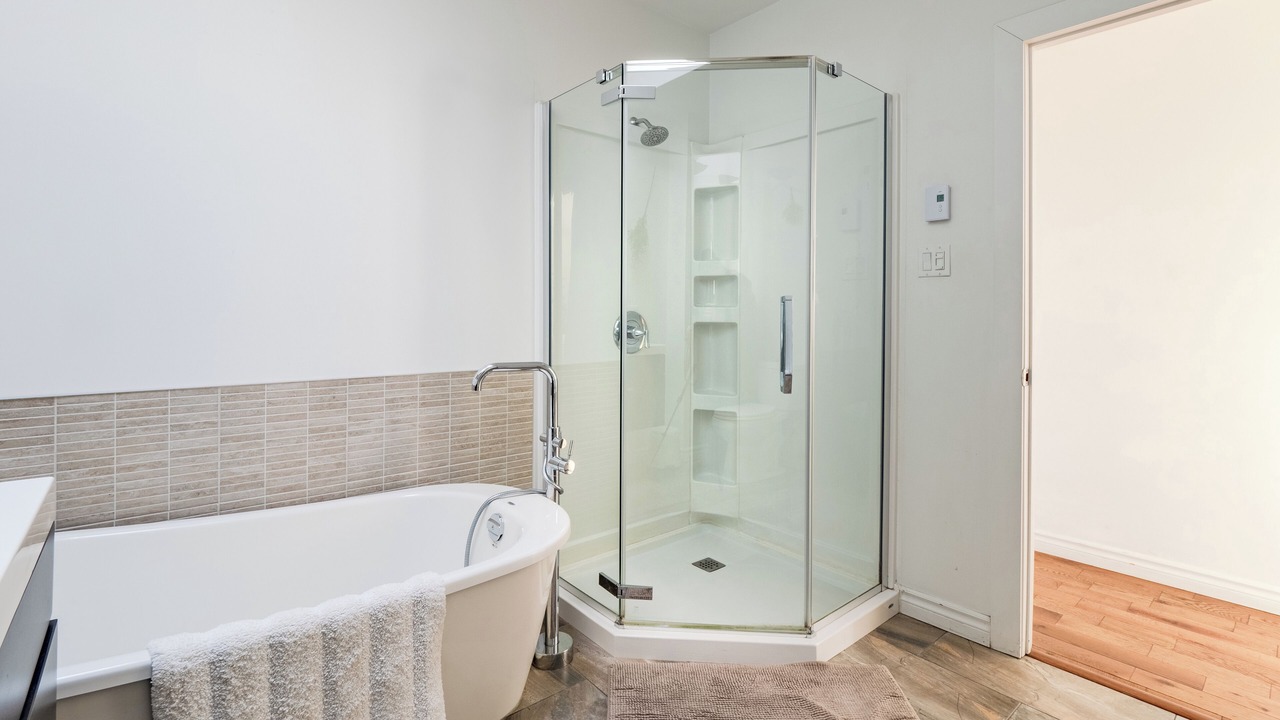 Photo of Bathroom in De Lorimier