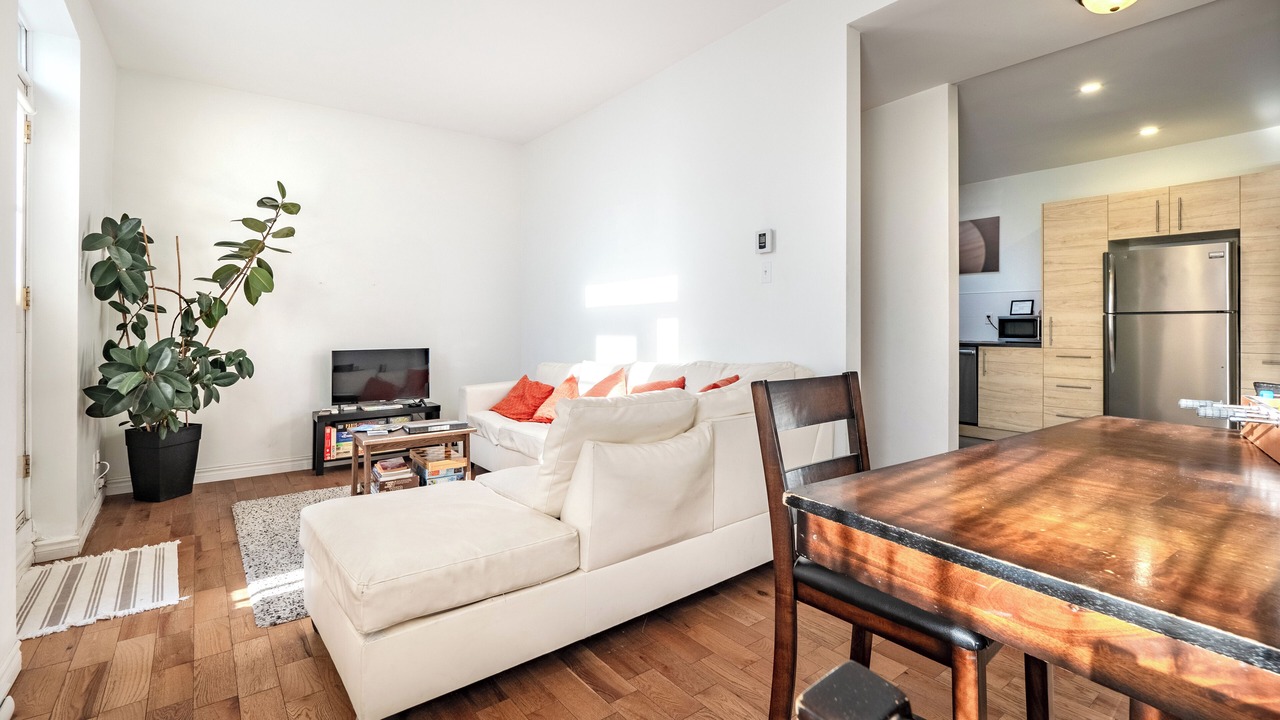 Photo of Livingroom in De Lorimier