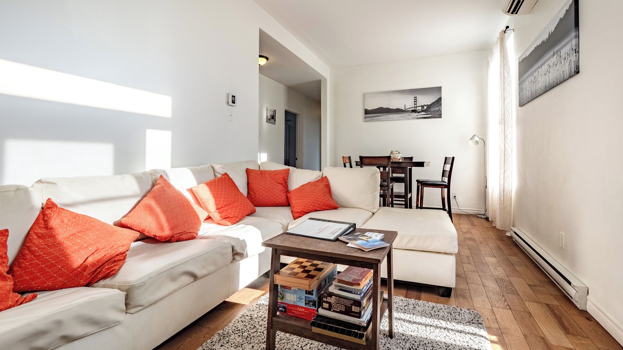 Photo of Livingroom in De Lorimier