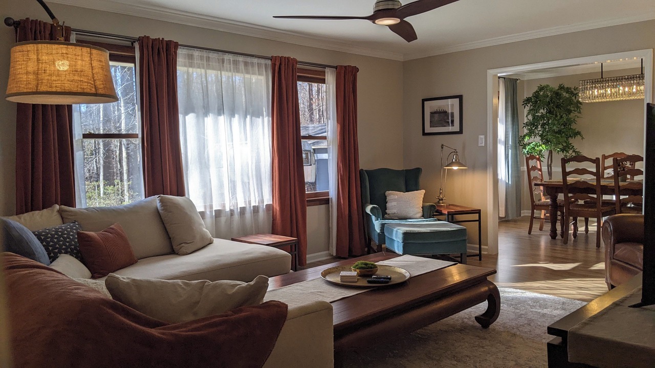 Photo of Livingroom in Southeast Raleigh