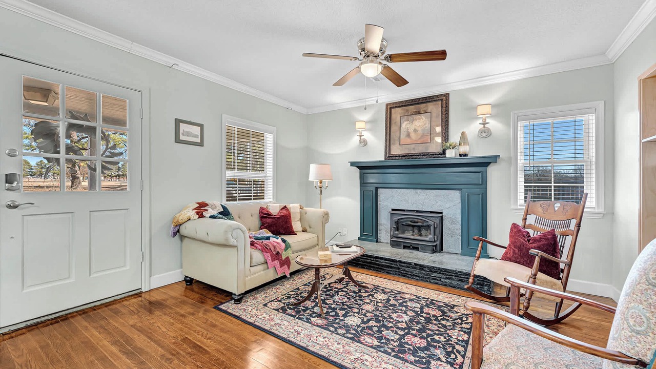 Photo of Livingroom in Siloam Springs