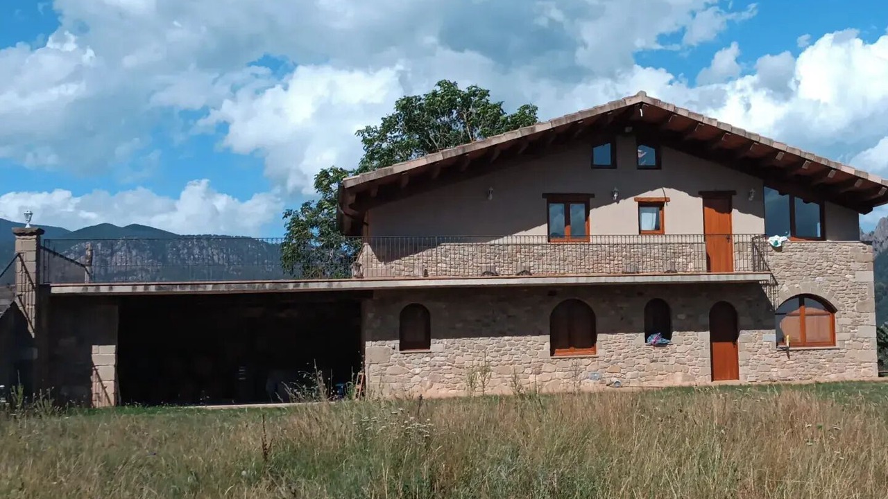 Photo of Outdoor in Naves
