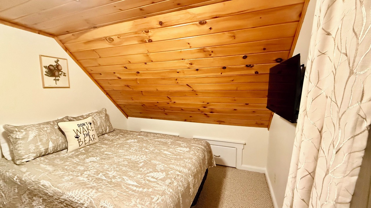 Photo of Bedroom in Town of Webb