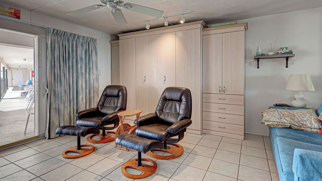 Photo of Livingroom in Golden Beach