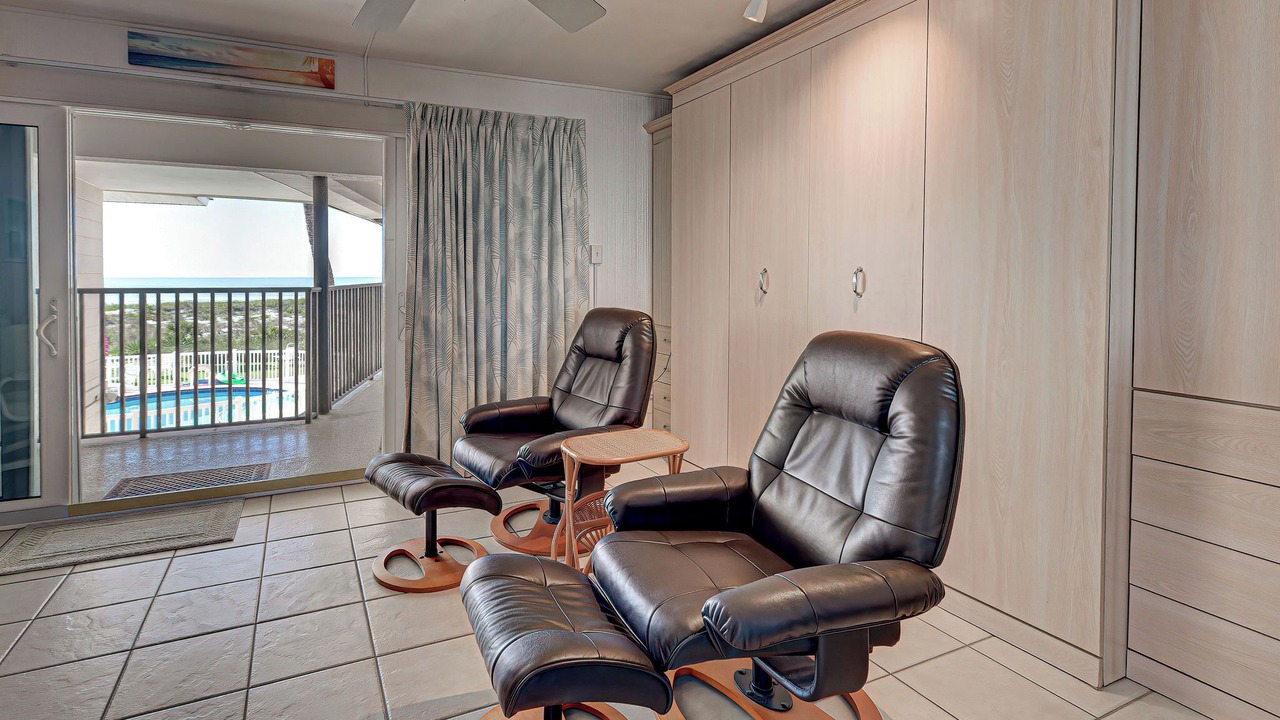 Photo of Livingroom in Golden Beach