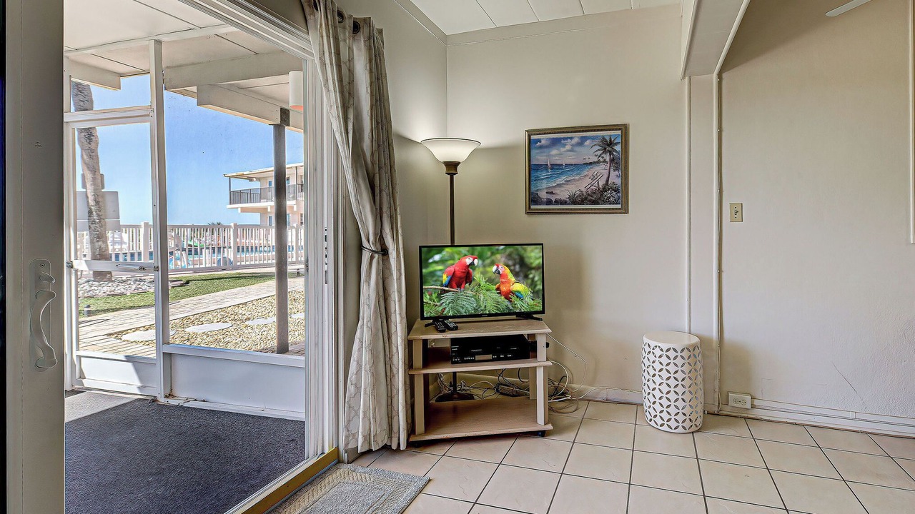 Photo of Livingroom in Golden Beach