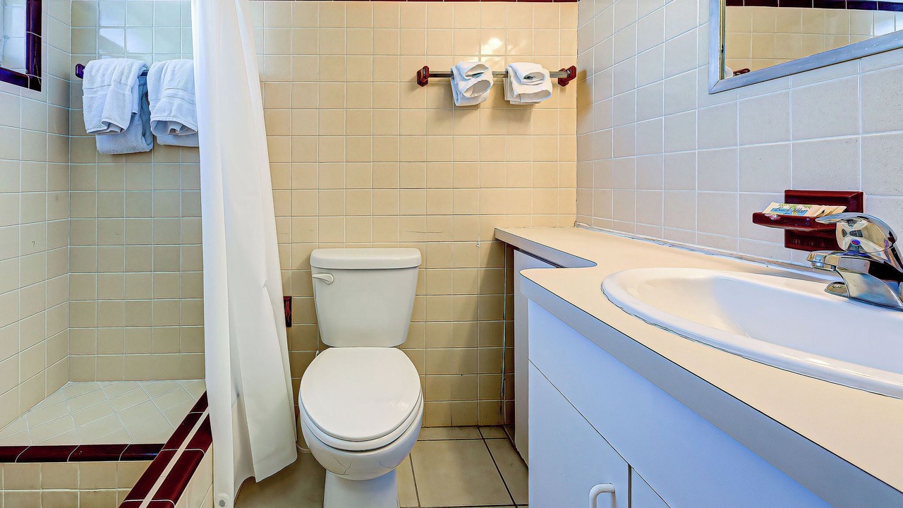 Photo of Bathroom in Golden Beach