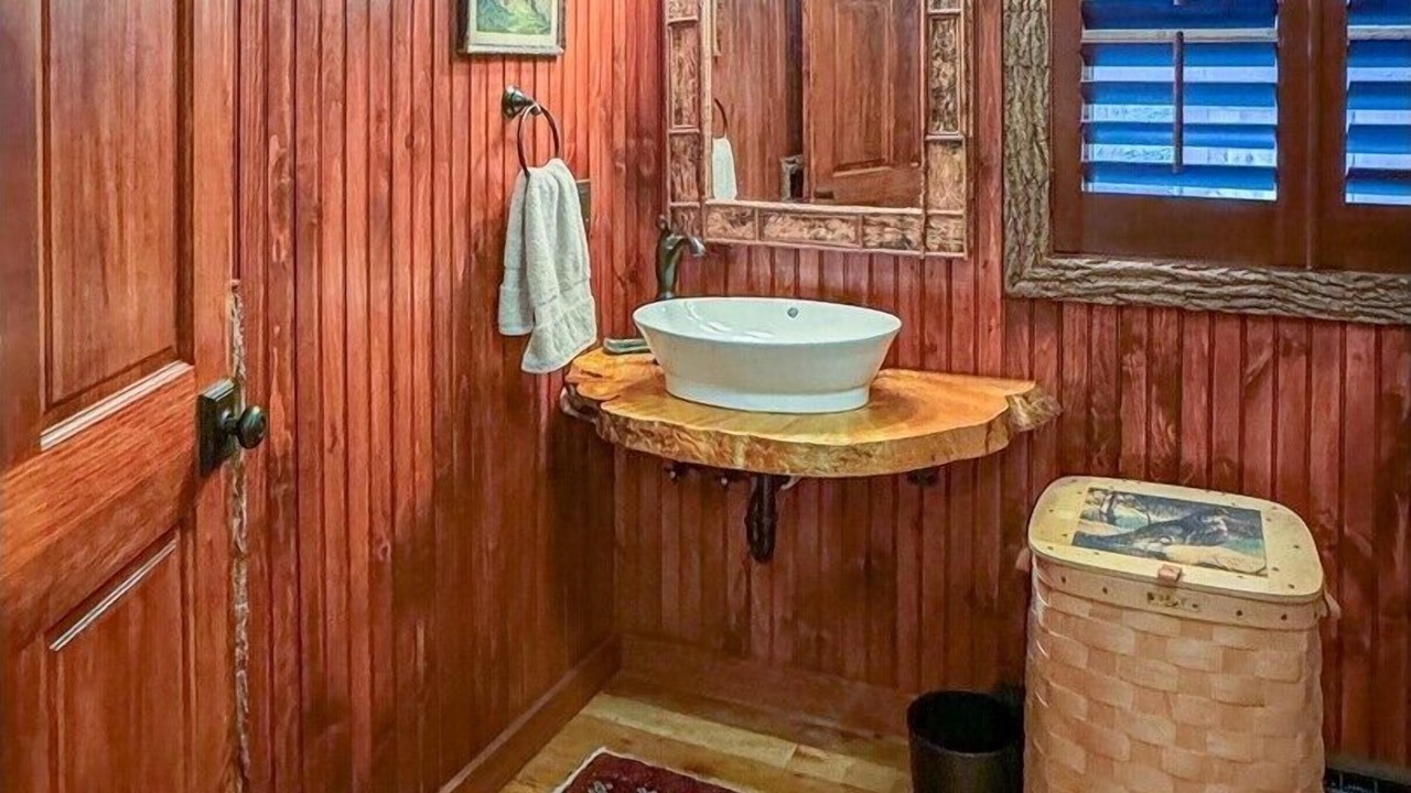 Photo of Bathroom in Inlet