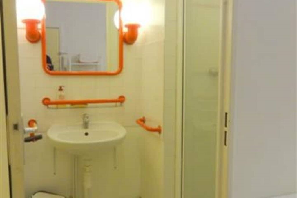 Photo of Bathroom in Secteur 2