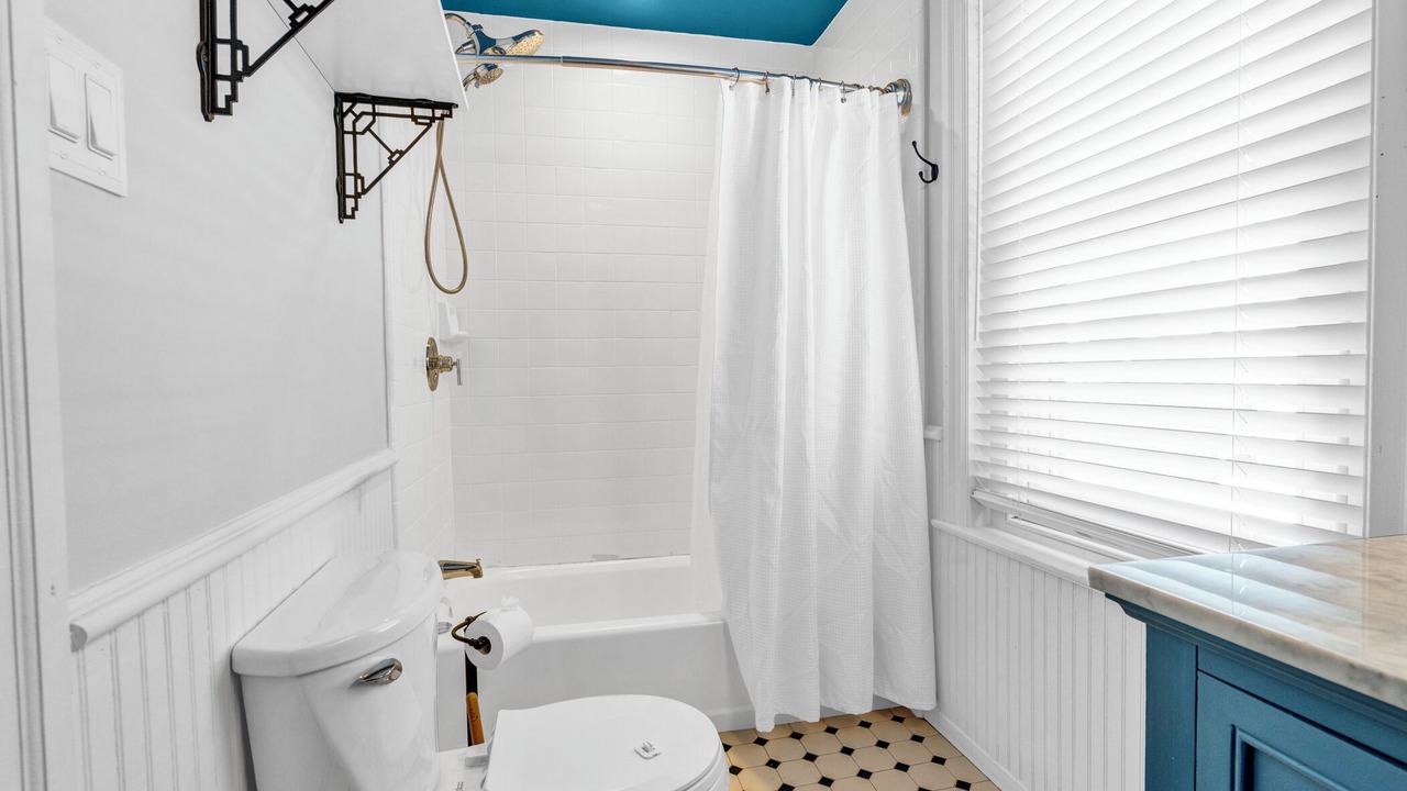Photo of Bathroom in Valley Run