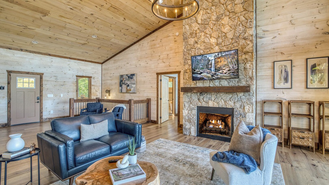Photo of Bedroom in Mineral Bluff