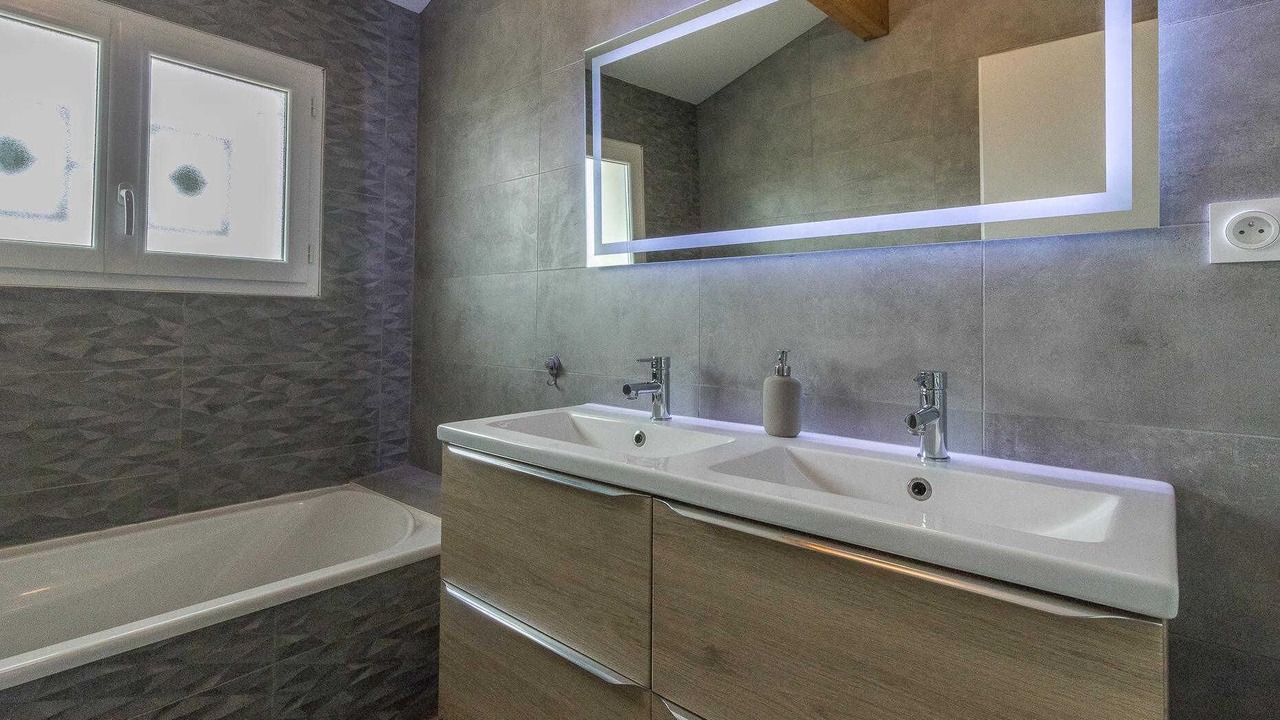Photo of Bathroom in Castelmaurou