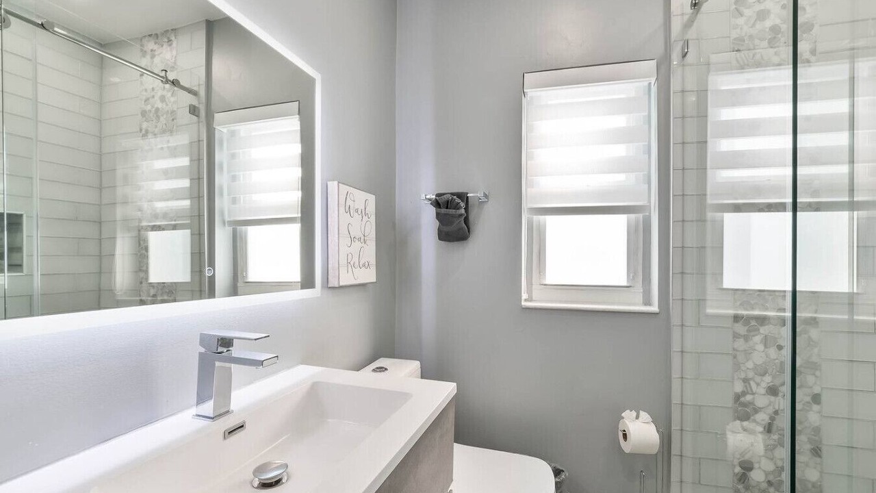 Photo of Bathroom in Coral Way