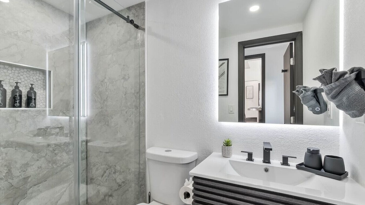 Photo of Bathroom in Coral Way