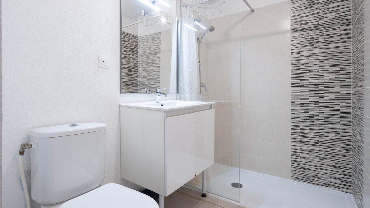 Photo of Bathroom in Serignan